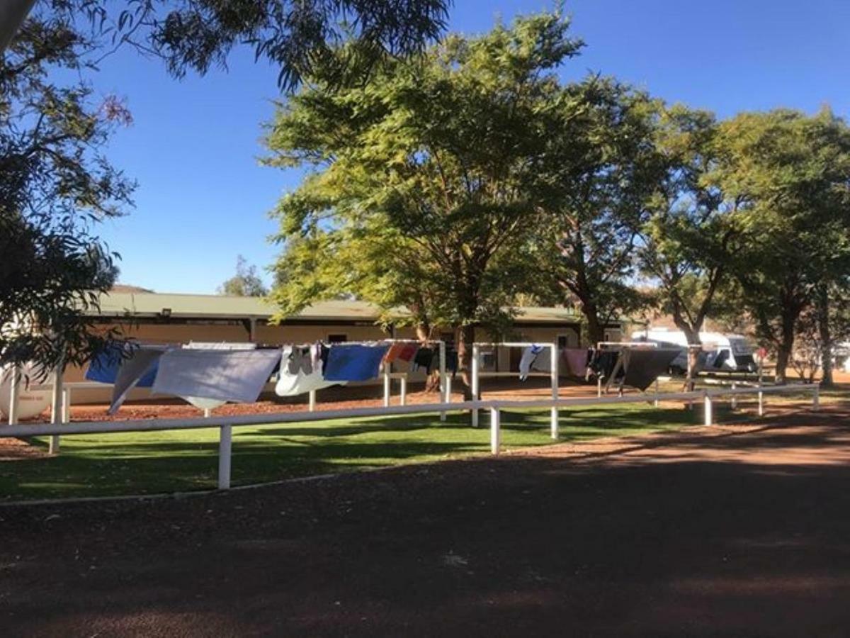Hotel Tom Price Tourist Park Extérieur photo